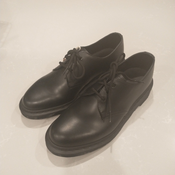 New Dr. Martens 14345 Boots - Picture 4 of 6